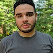 Headshot of VNS Health Research Assistant Felix Vasquez.