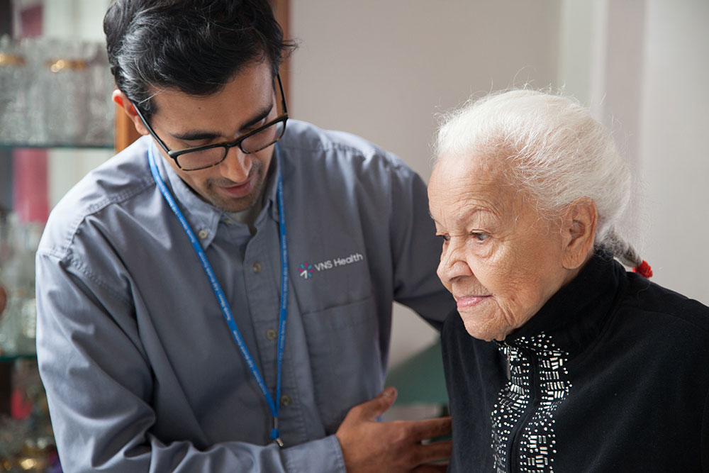 saumil mukhatiya helping elderly woman